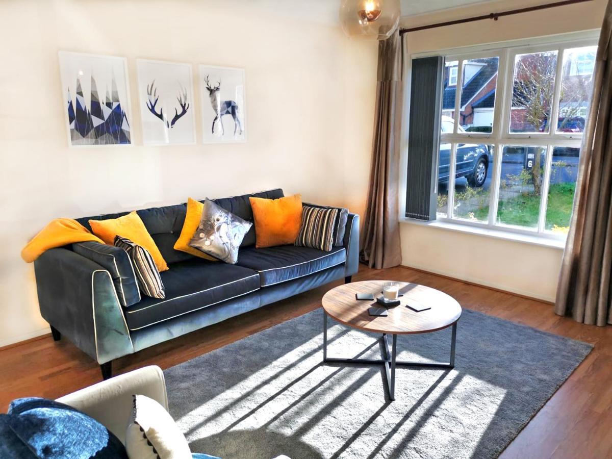 Emerald House - Spacious 3 Bed House With Ensuite Parking Gardens And Netflix レミントンスパー エクステリア 写真